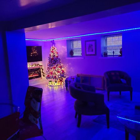 Lovely 2 Bedroom Apartment With 2 Entrance And Parking New York Eksteriør billede