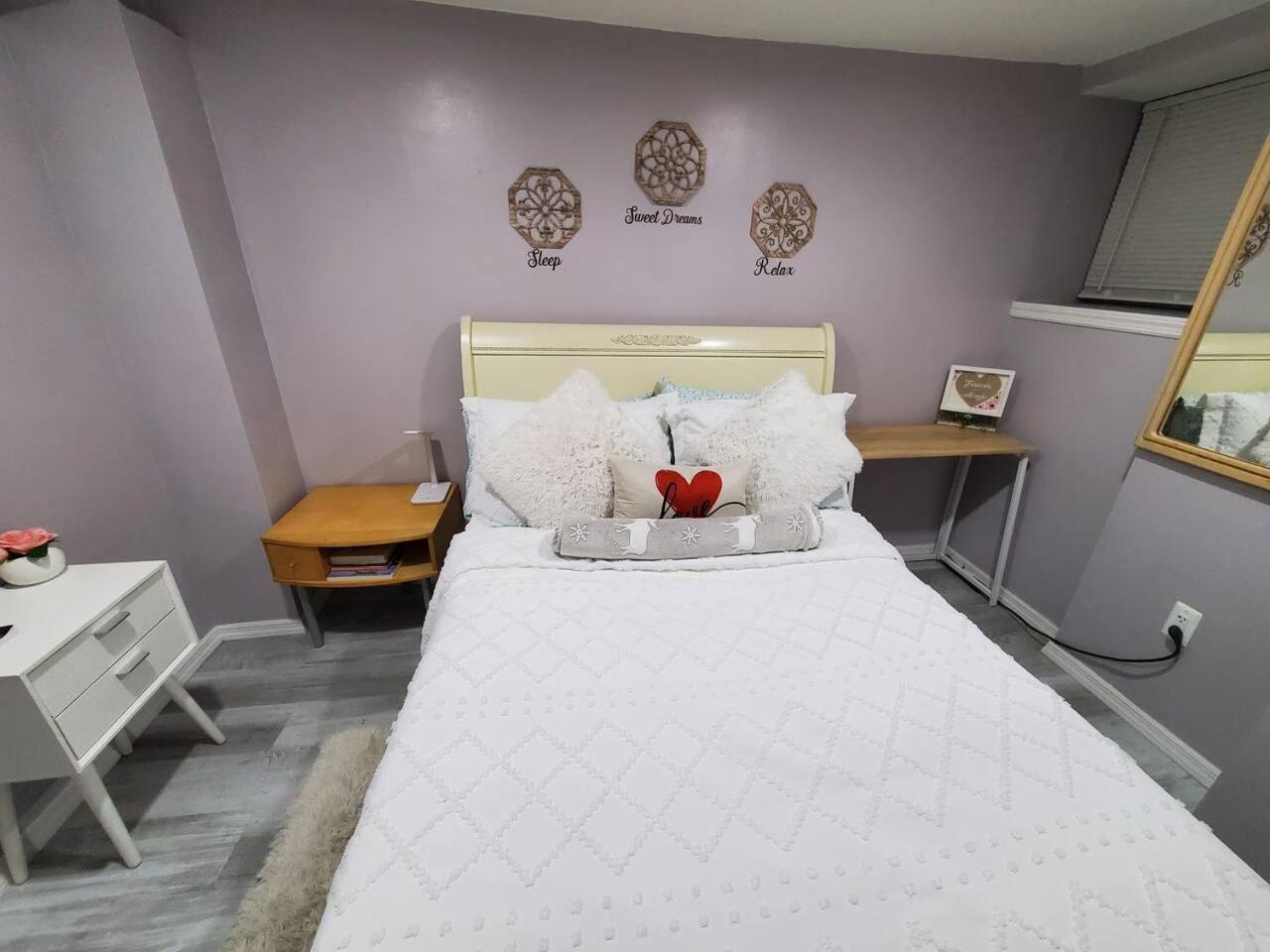 Lovely 2 Bedroom Apartment With 2 Entrance And Parking New York Eksteriør billede