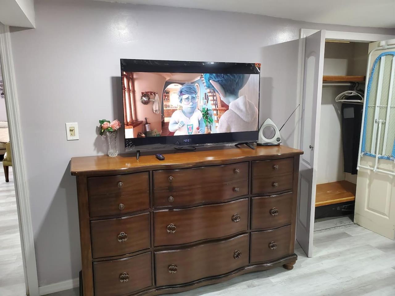 Lovely 2 Bedroom Apartment With 2 Entrance And Parking New York Eksteriør billede