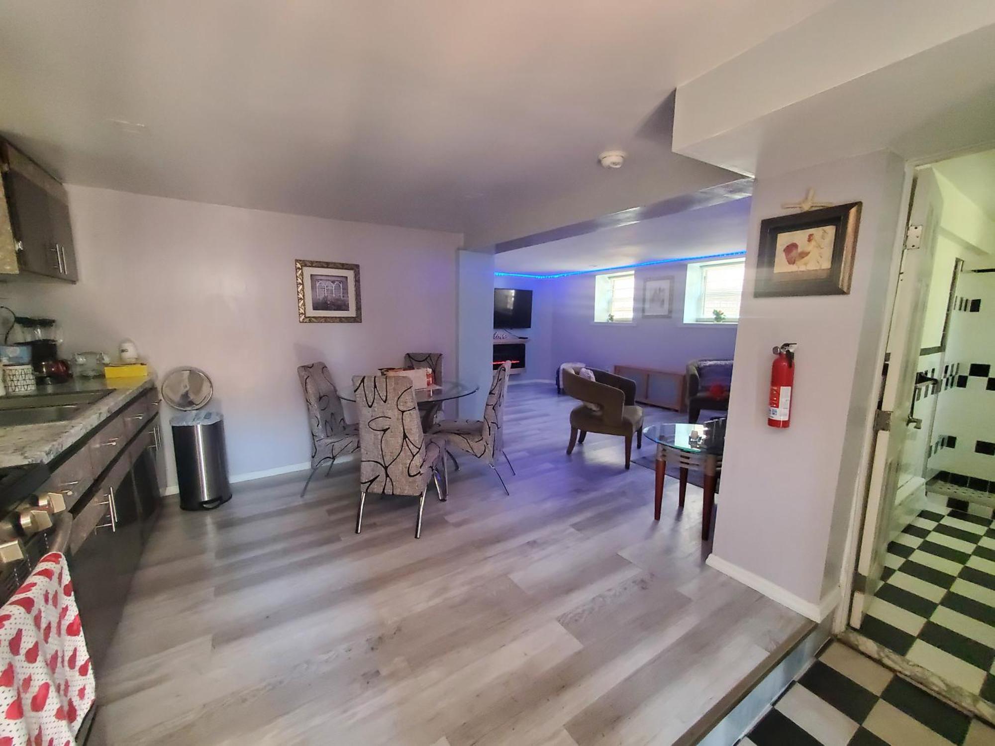 Lovely 2 Bedroom Apartment With 2 Entrance And Parking New York Eksteriør billede